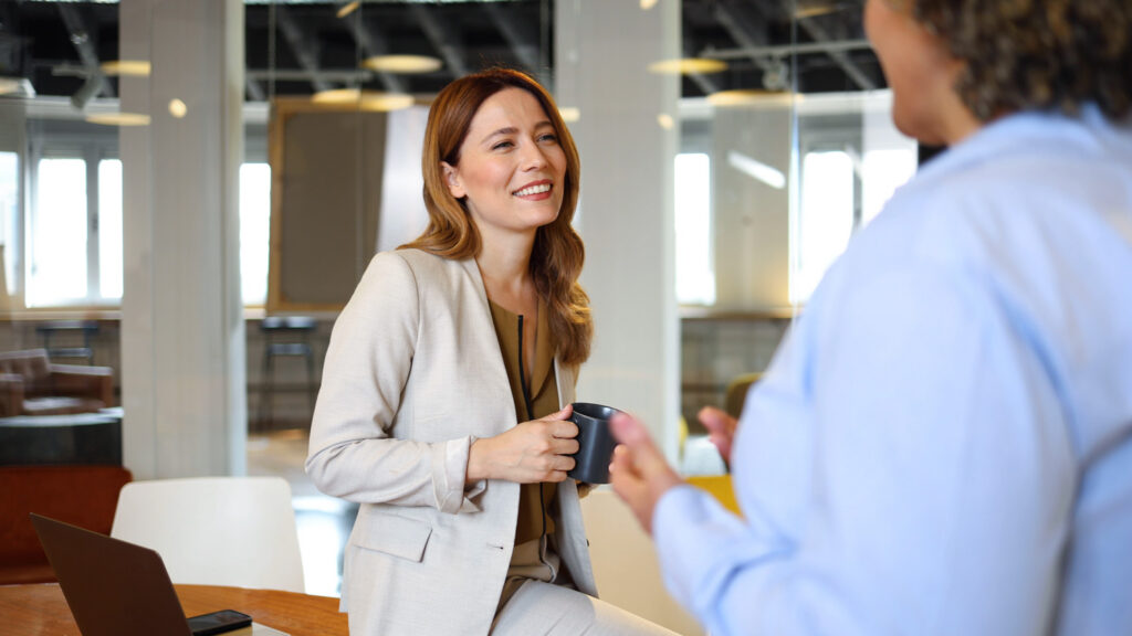 Als Candidate Journey bezeichnet man den gesamten Weg, den Bewerberinnen und Bewerber vom ersten Kontakt mit einem Unternehmen bis zum Onboarding durchlaufen.