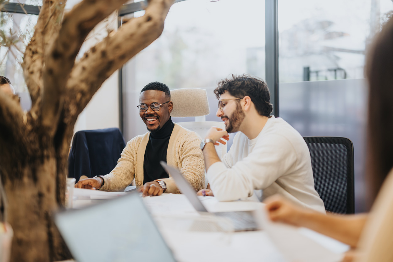 Die HR-Trends 2026 fokussieren sich auf die Balance zwischen Technik und Mensch.